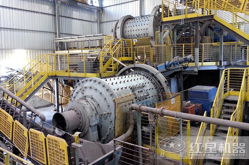 節(jié)能球磨機生產(chǎn)現(xiàn)場圖