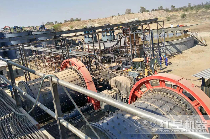 球磨機(jī)生產(chǎn)現(xiàn)場 球磨機(jī)生產(chǎn)現(xiàn)場