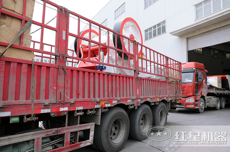 紅星鄂破機(jī)發(fā)貨現(xiàn)場