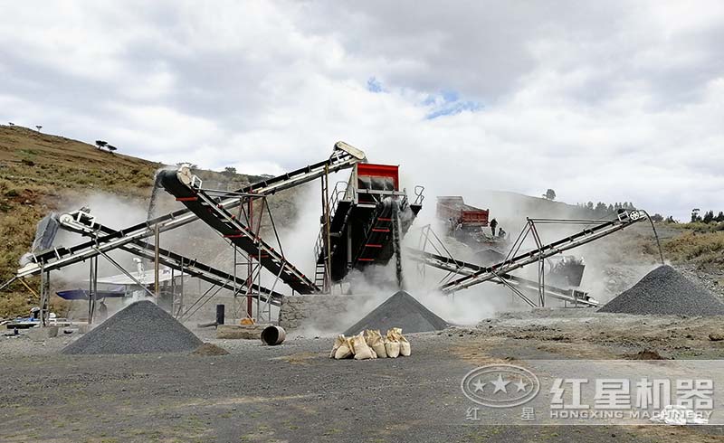 移動(dòng)煤炭破碎機(jī)生產(chǎn)現(xiàn)場(chǎng)