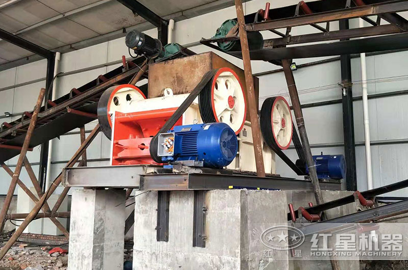 250×1000破碎機(jī)工作現(xiàn)場圖片 250×1000破碎機(jī)工作現(xiàn)場圖片